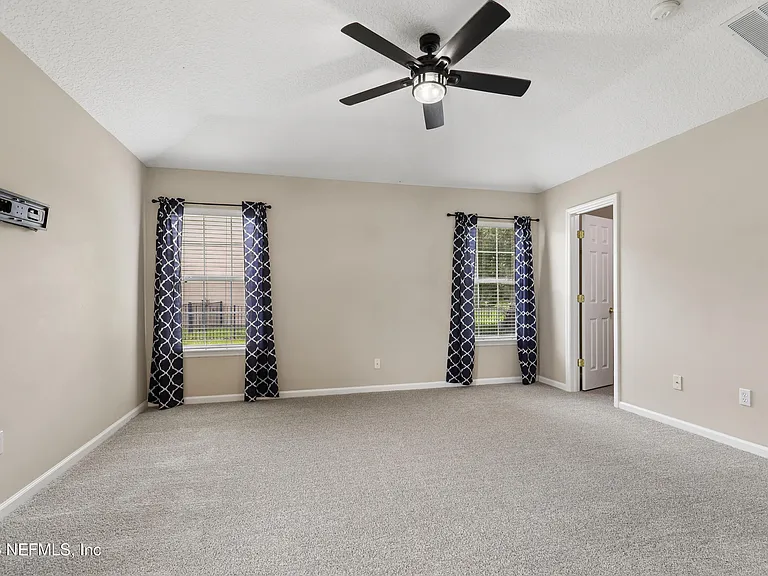 11242 Panther Creek Pkwy — Photo 19
