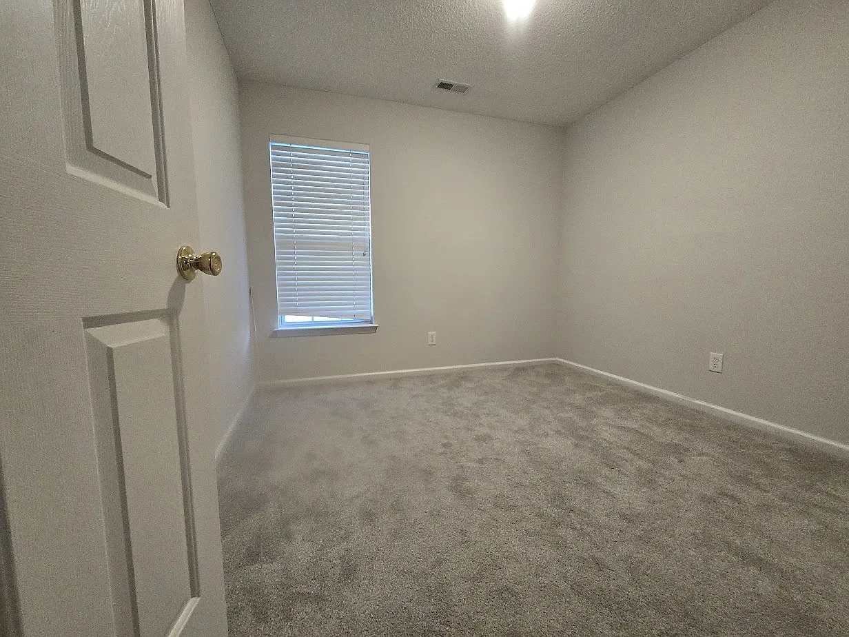 1142 Stallings Road - 1 — Photo 4