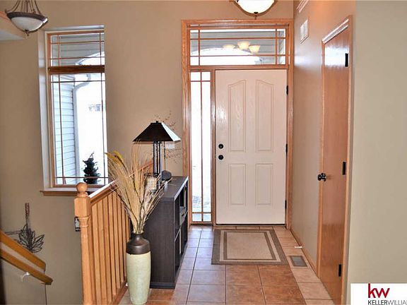 2nd image of 10190 Oakview Dr