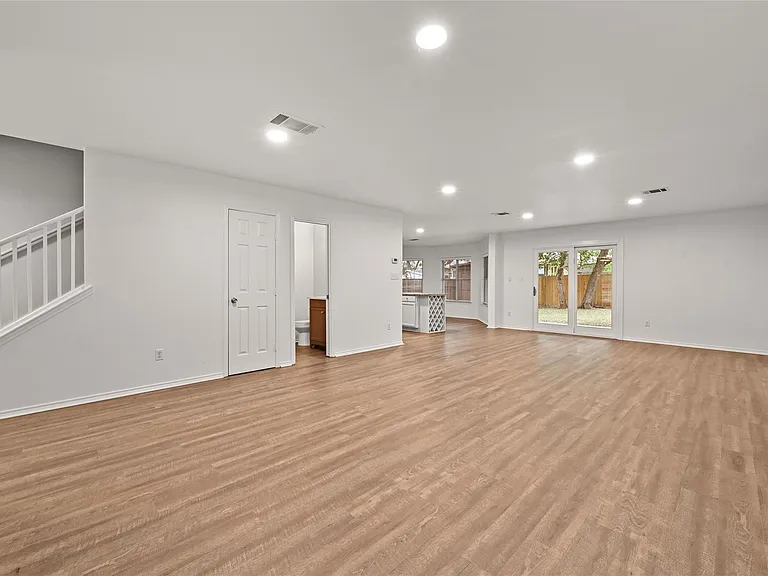 2217 Riker Ridge Trl — Photo 9