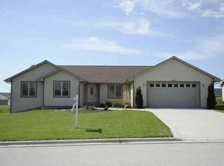 819 Eisenhower Ct, Sheboygan, WI 53083