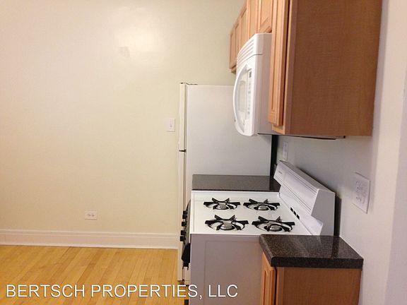 3rd image of 4815-25 N Albany Ave #3