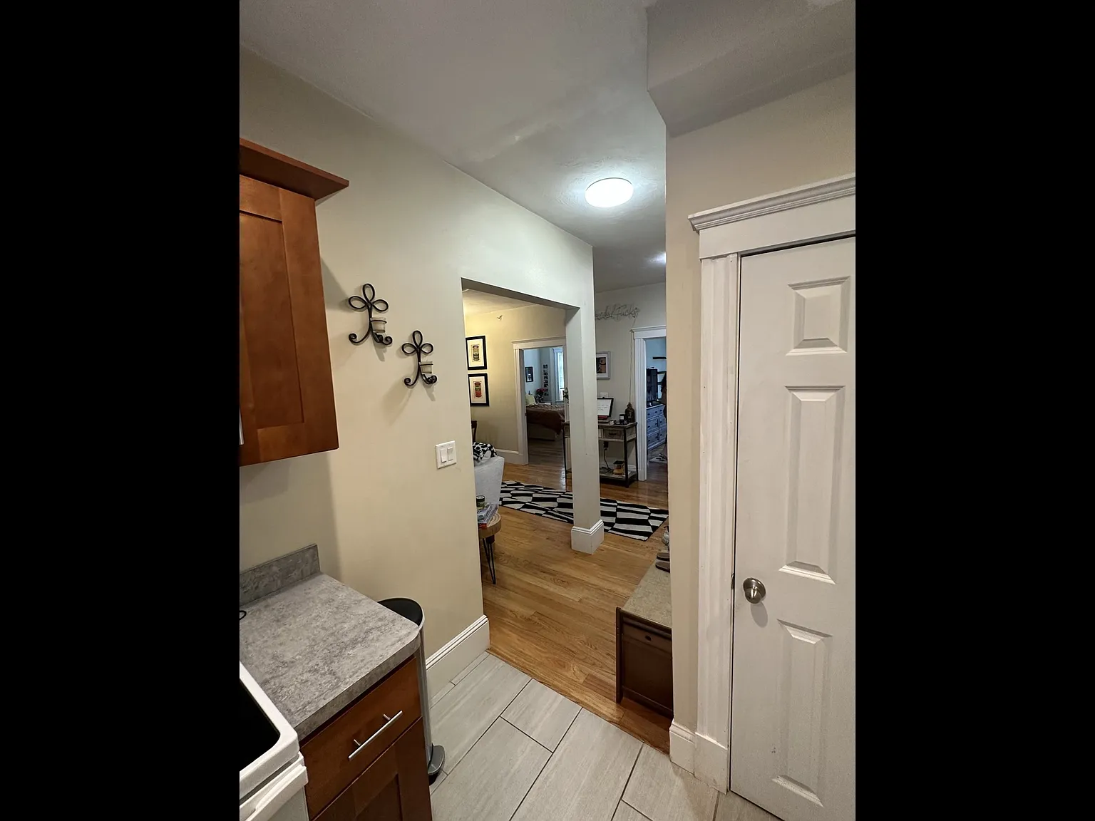 2 bed, 1400 sqft, $2,500 — Photo 3
