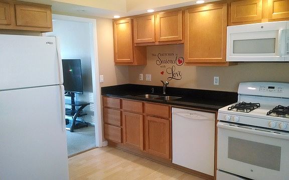 3rd image of 532 Newberry Dr