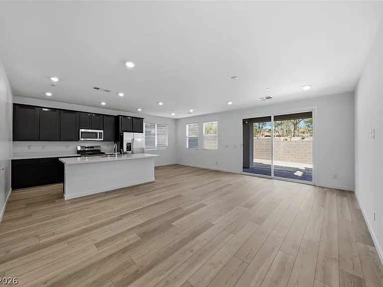 1752 Strada Nathan — Photo 3