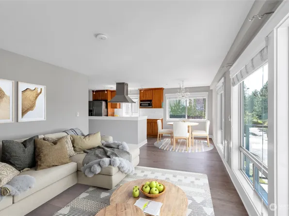 3212 81st Place SE #C202, Mercer Island, WA 98040