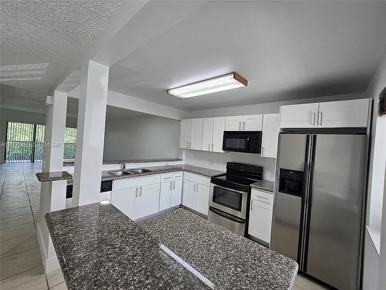 310 Racquet Club Rd #204 — Photo 9