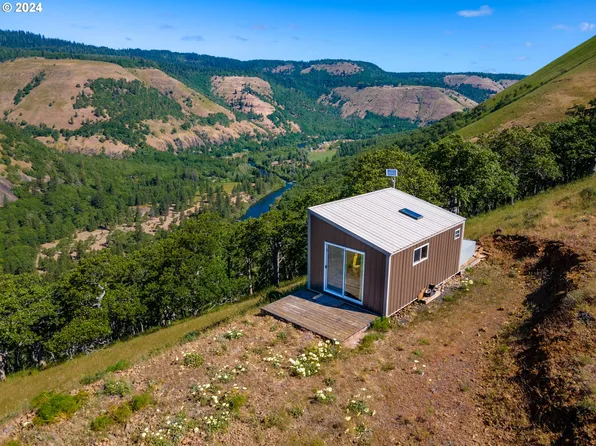 Suz Ridge Rd, Klickitat, WA 98628