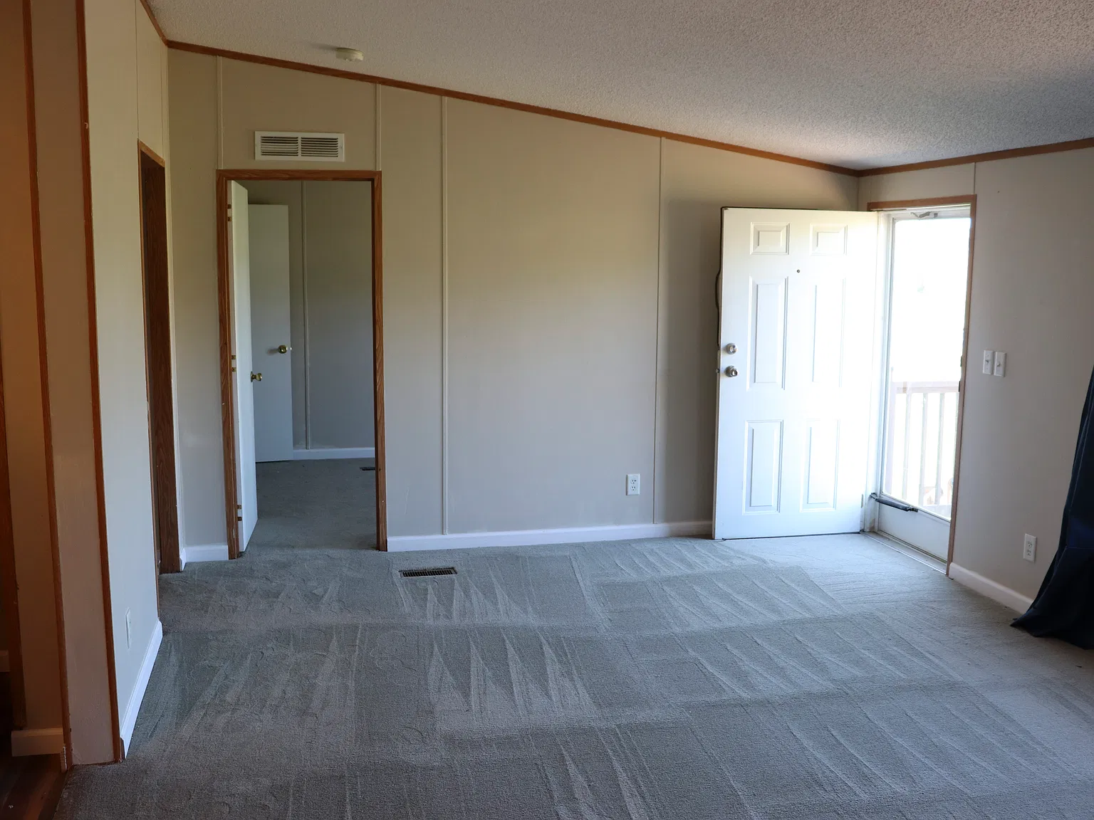3 bed, 1040 sqft, $1,800 — Photo 4