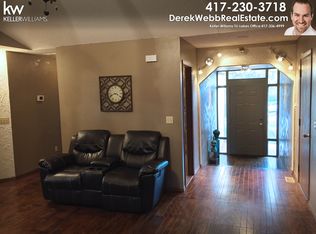 110 Spring Valley Ct, Hollister, MO 65672