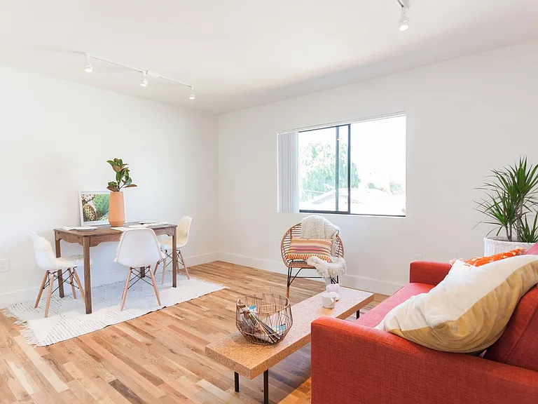 363 Leslie Way #1 — Photo 9