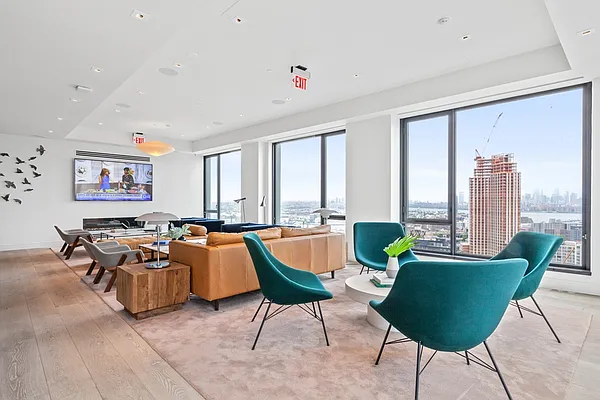 Rented by Greystar | media 25