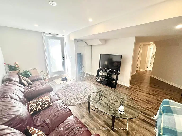 18 Fountain Ct — Photo 5