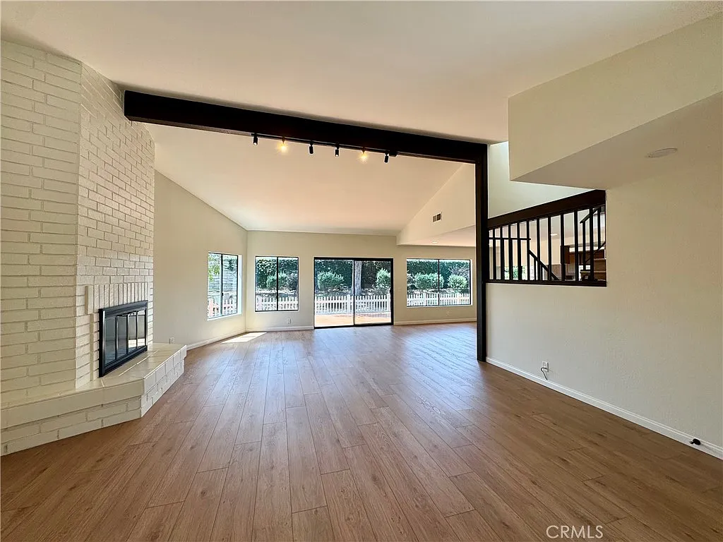 3 bed, 1751 sqft, $5,580 — Photo 3