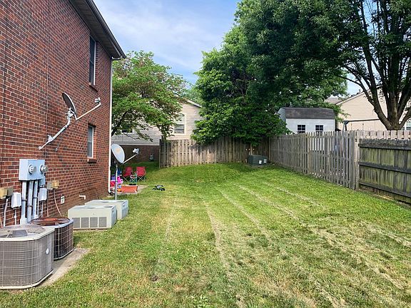 3rd image of 4040 Palmetto Dr