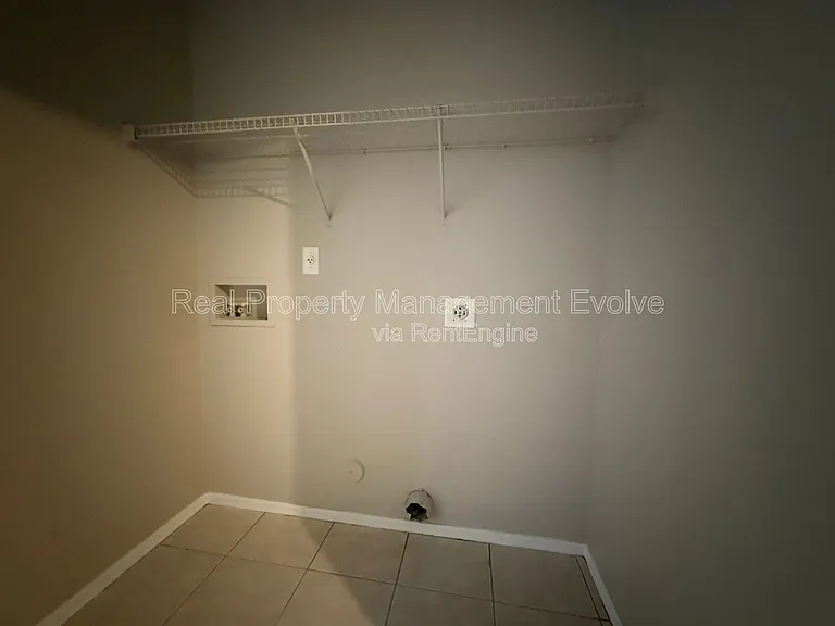 12438 W Hearn Rd — Photo 20