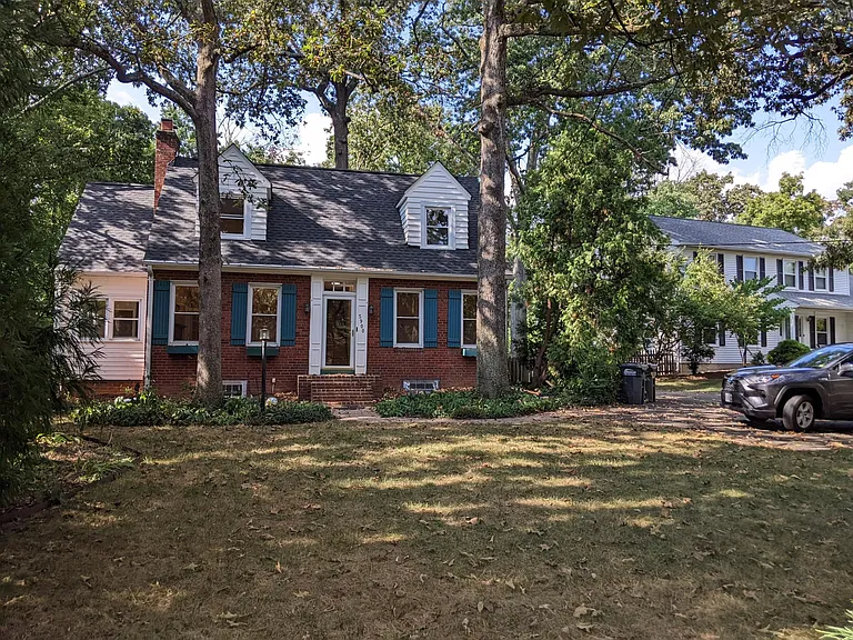 5900 Valley View Dr — Photo 1