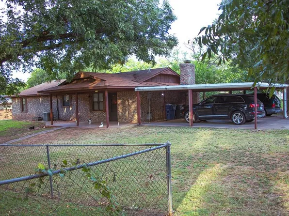 828 S 5th St, Chickasha, OK 73018