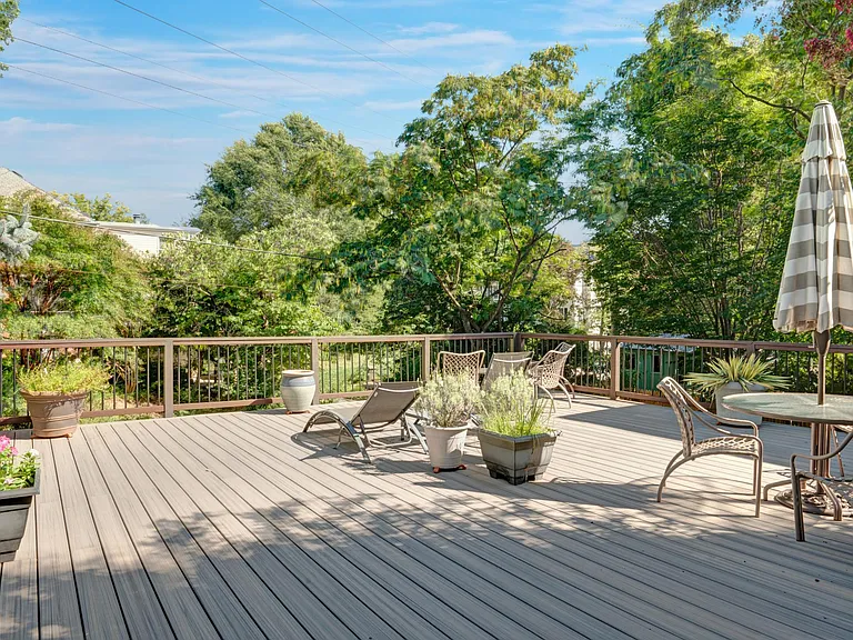 4000 Harrison St NW — Photo 16