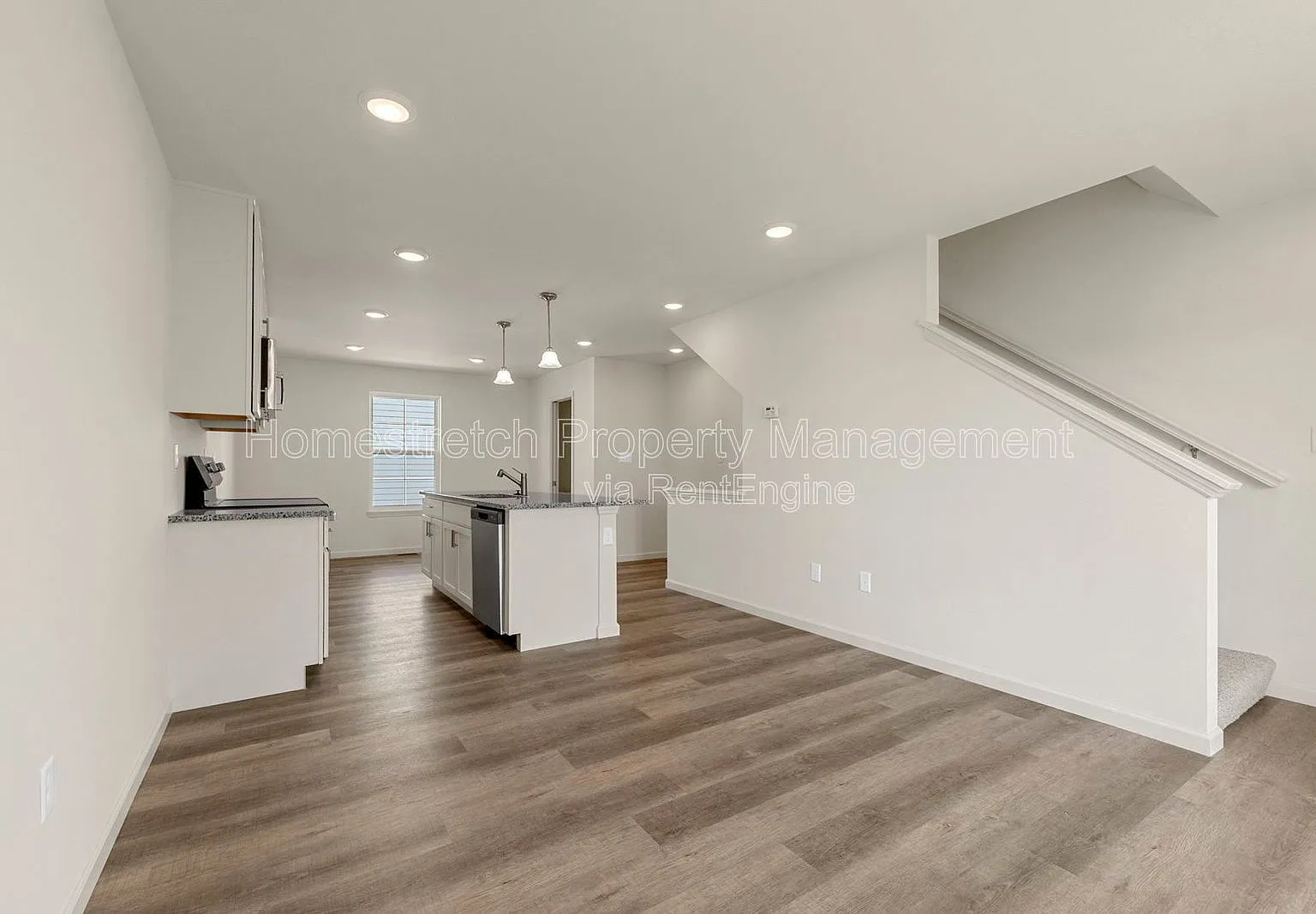 2 bed, 2.0 bath, 1080 sqft, $1,995 — Photo 2