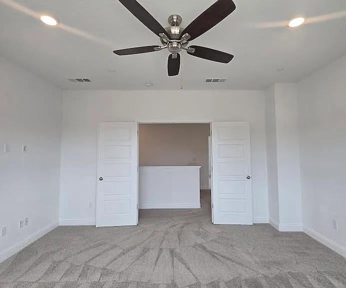 2320 S Claremont Ave — Photo 39
