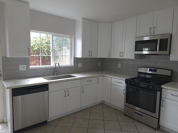 2nd image of 751 S Arizona Ave