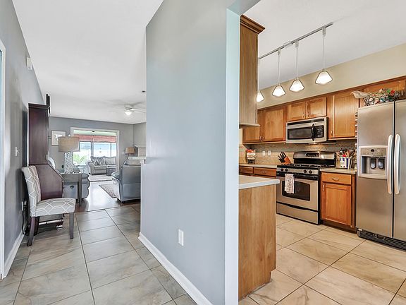3rd image of 11371 Aston Hall Dr S
