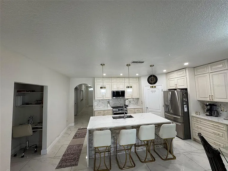 5746 Marsh Landing Dr — Photo 9