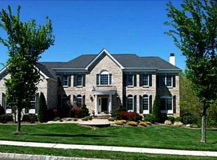 4 Trotter Ct, Monroe Township, NJ 08831