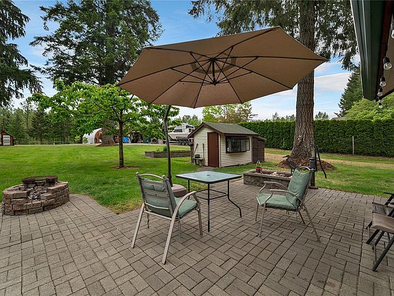 4th image of 2249 Glenmore Rd