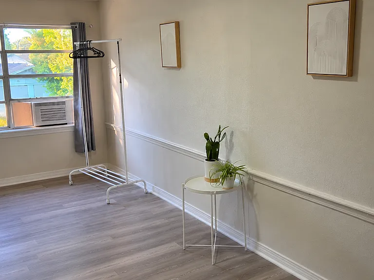 2608 W Jackson St #B — Photo 3