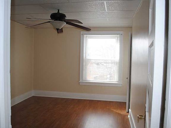 5th image of 434-436-438 Glenwood Dr