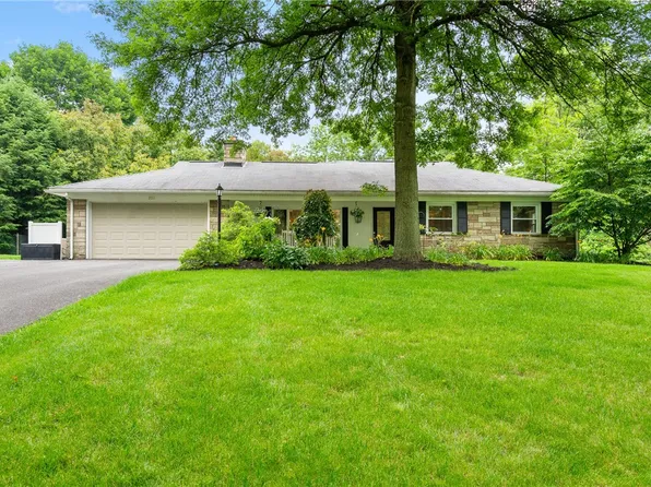 203 Pin Oak Dr, Beaver, PA 15009