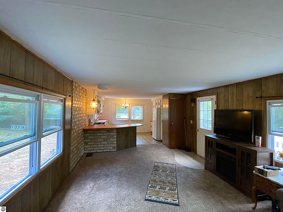 5th image of 2867 North Dr