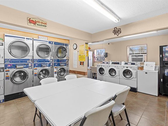 4th image of 2200 Peach Ave