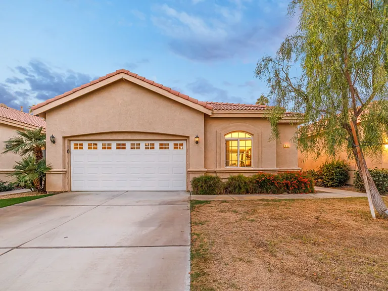 48861 Heifitz Dr — Photo 17