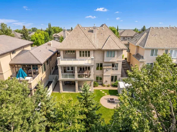 322 Caldwell Close NW, Edmonton, AB T6M 2W9