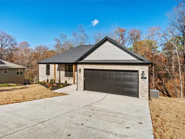 35 Harborough Dr, Bella Vista, AR 72714