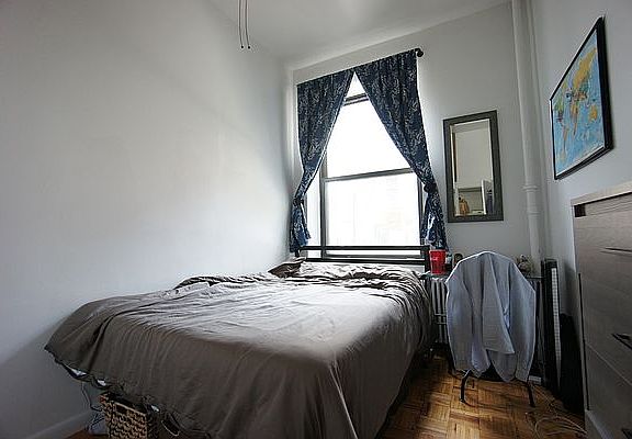 4th image of 330 W 43rd St APT 4