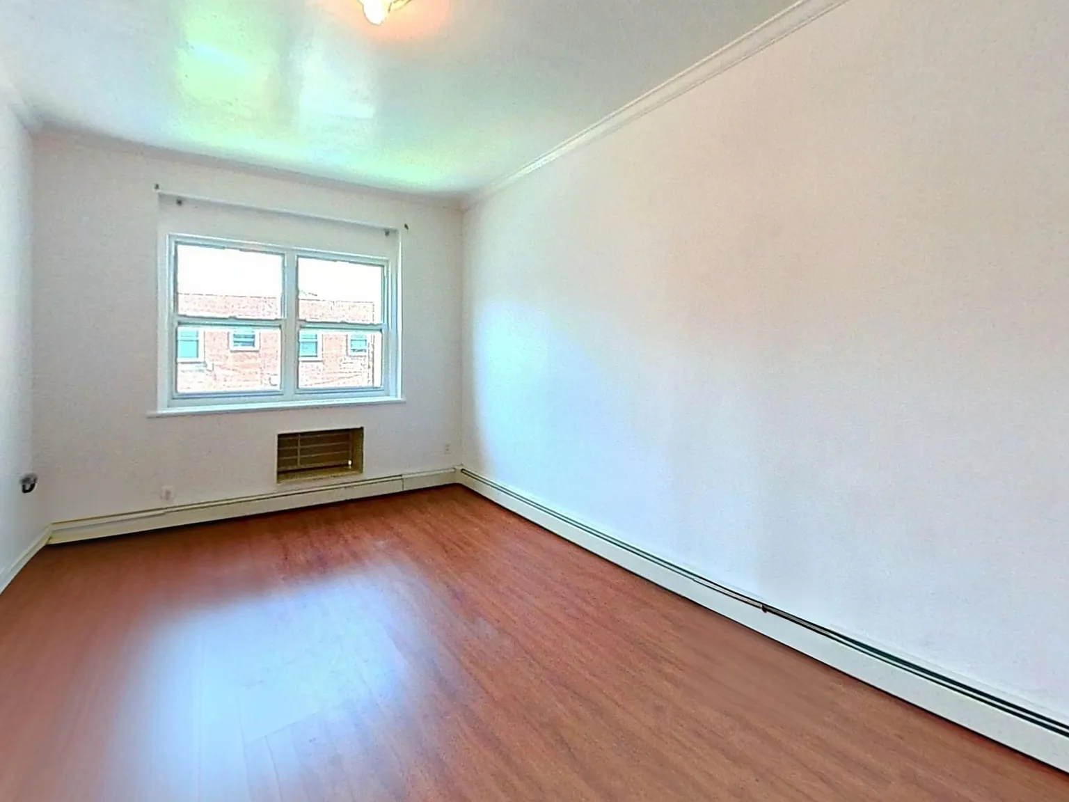 3 bed, 1100 sqft, $3,100 — Photo 4