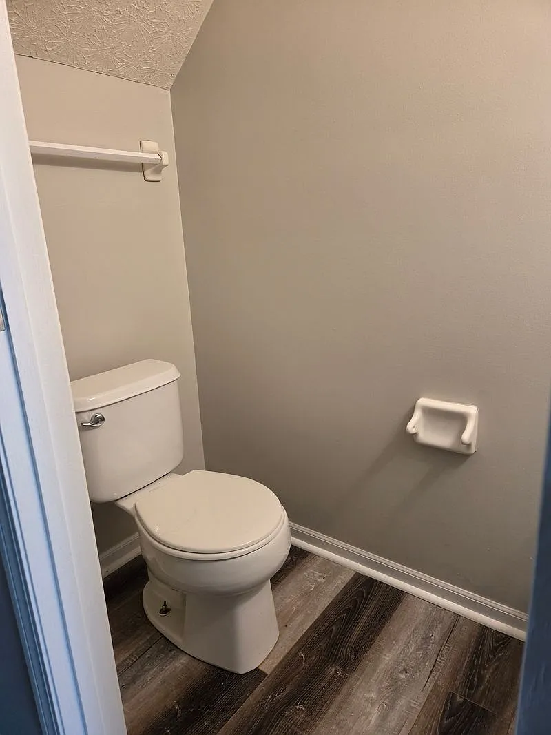 2 bed, 2.5 bath, 1280 sqft, $1,550 — Photo 3