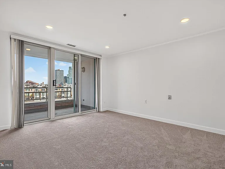 100 Harborview Dr #411 — Photo 13