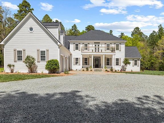 3rd image of 419 Eagle Point Rd