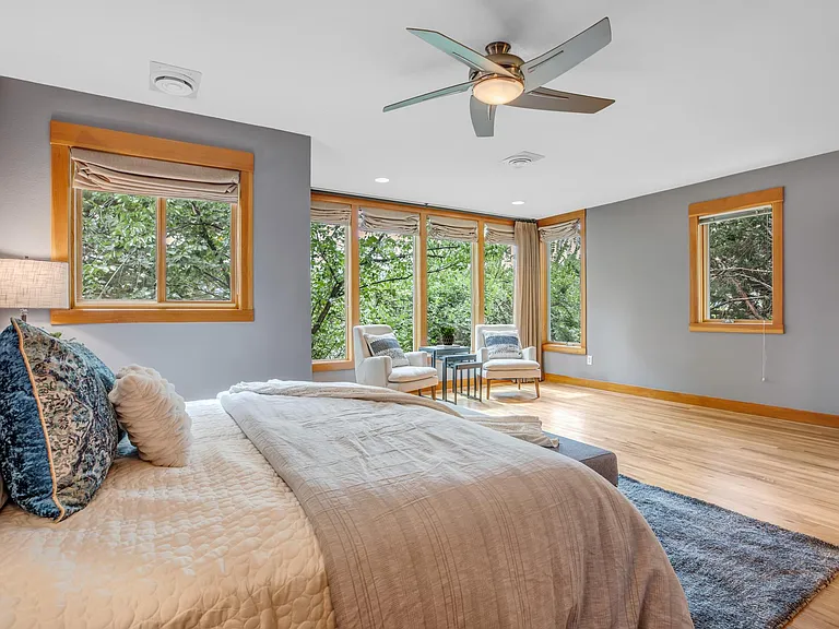 1217 Linden Ave — Photo 12