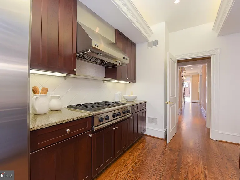 720 Potomac St — Photo 15