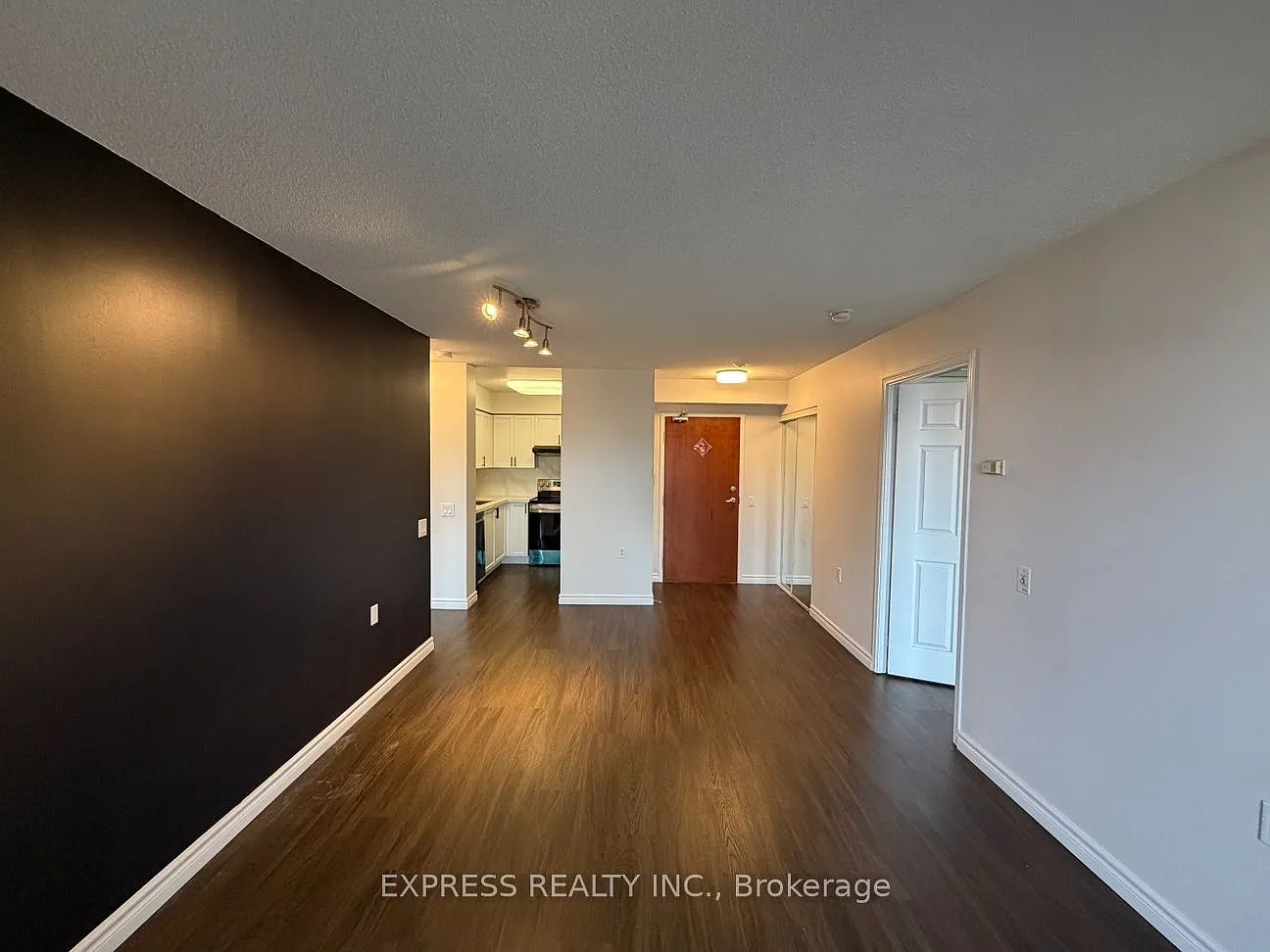2 bed, $2,700 — Photo 1