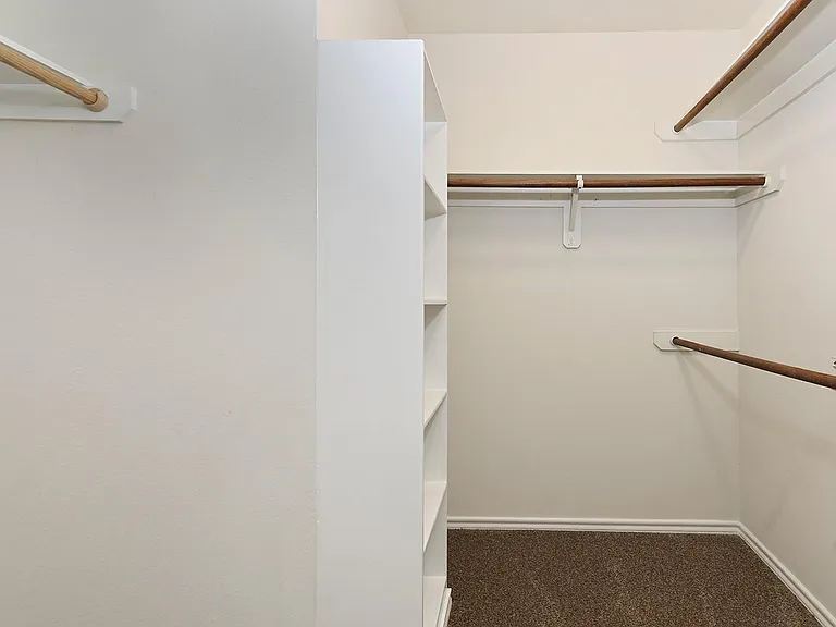 102 Blue Creek Ct — Photo 15