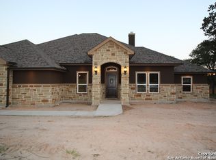 124 Taylor Dr., Adkins, TX 78101