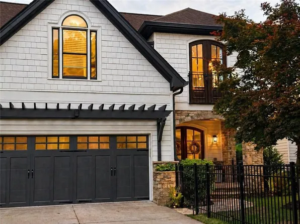 1157 Pine Grove Ave, Atlanta, GA 30319