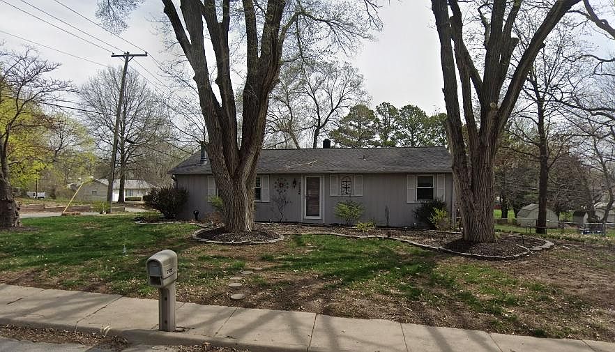Welcome Home to 7525 N Troost Ave!